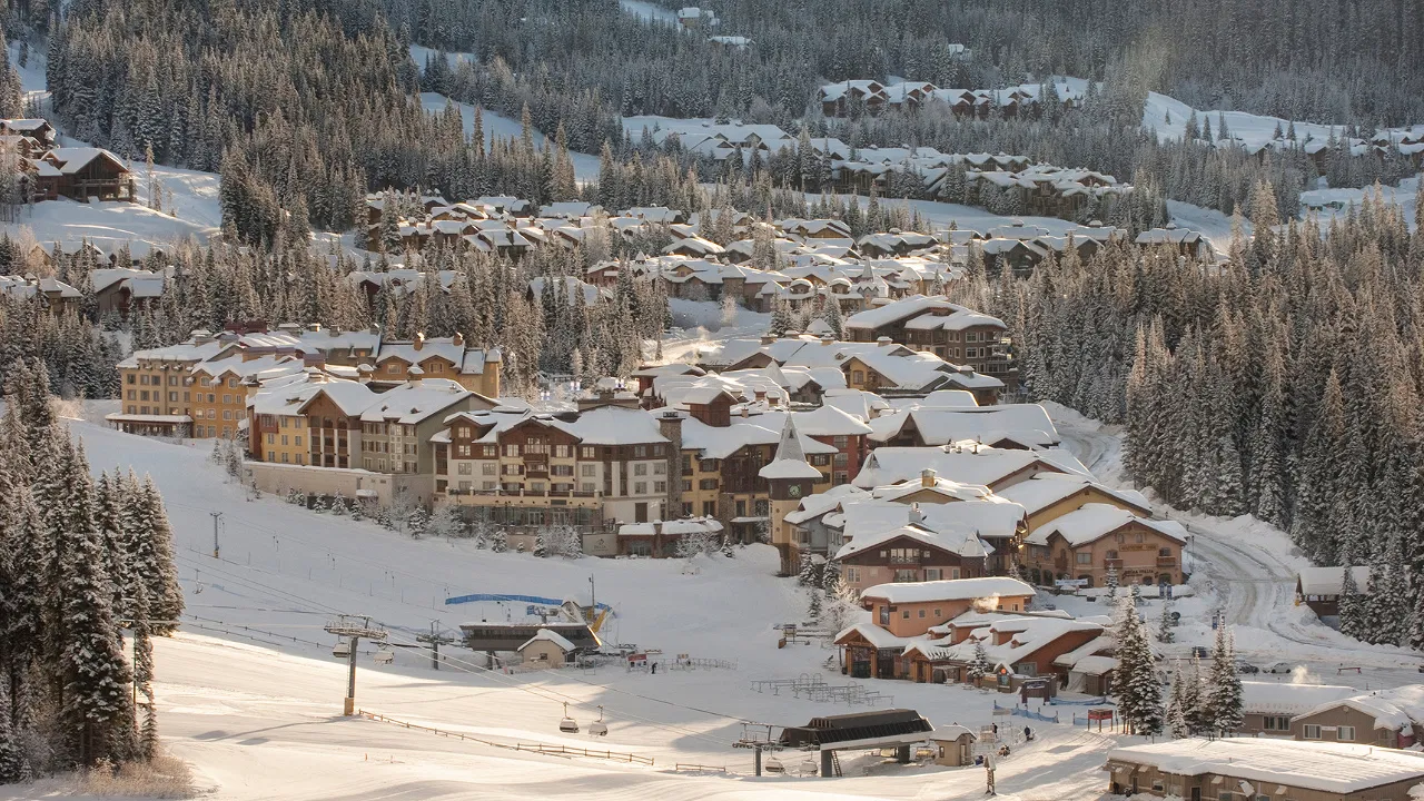 FAMILY STAY & SKI AT SUN PEAKS IN CANADA