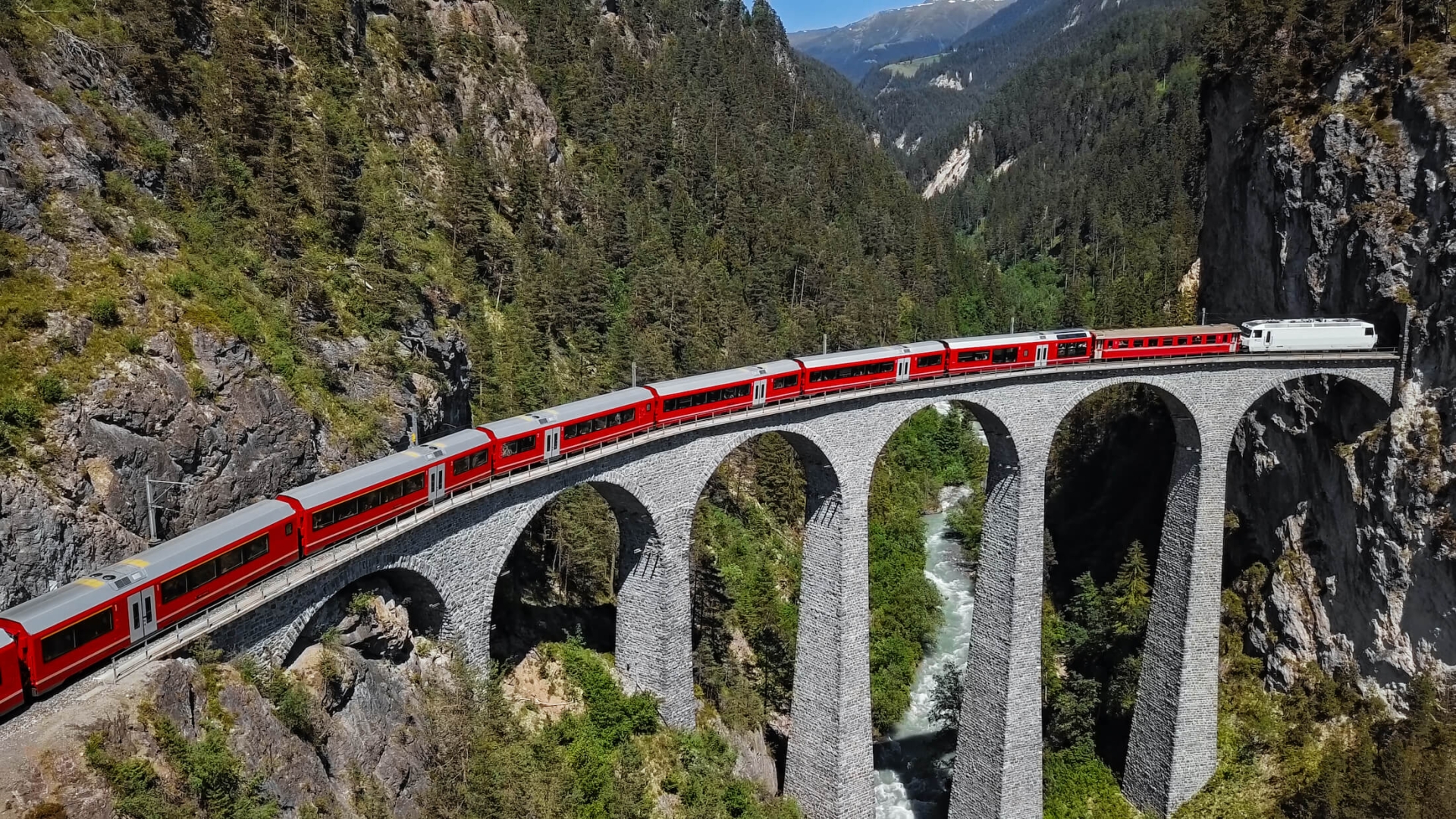 GRAND SWISS MOUNTAINS & ITALIAN LAKES RAIL JOURNEY